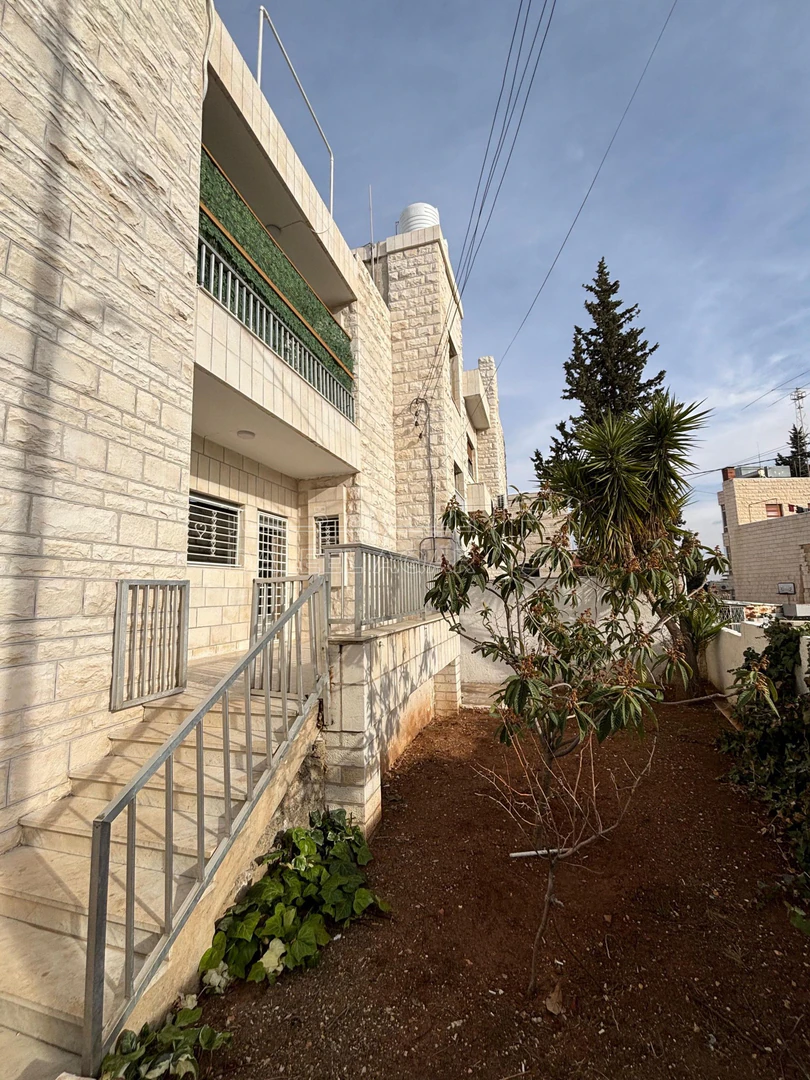 مبنى في عمارة للبيع في الشميساني  - 750,000 دأ - صورة 1