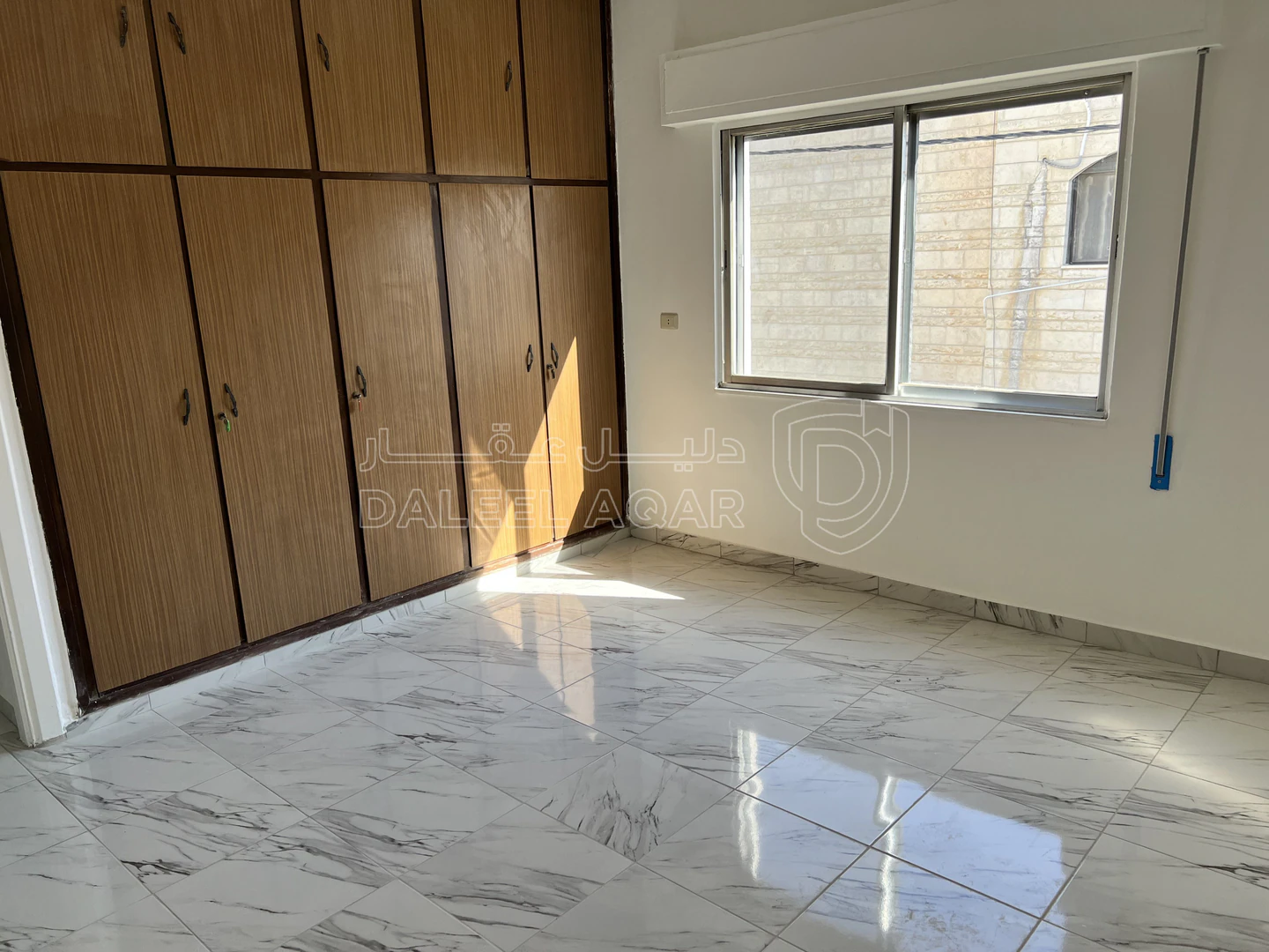 مبنى في عمارة للبيع في الشميساني  - 750,000 دأ - صورة 1