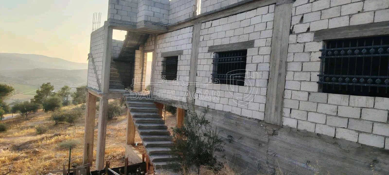 فيلا/منزل في الزرقاء -القنيه مقابل شارع الزرقاء -جرش-اربد  - 58,000 دأ - صورة 2