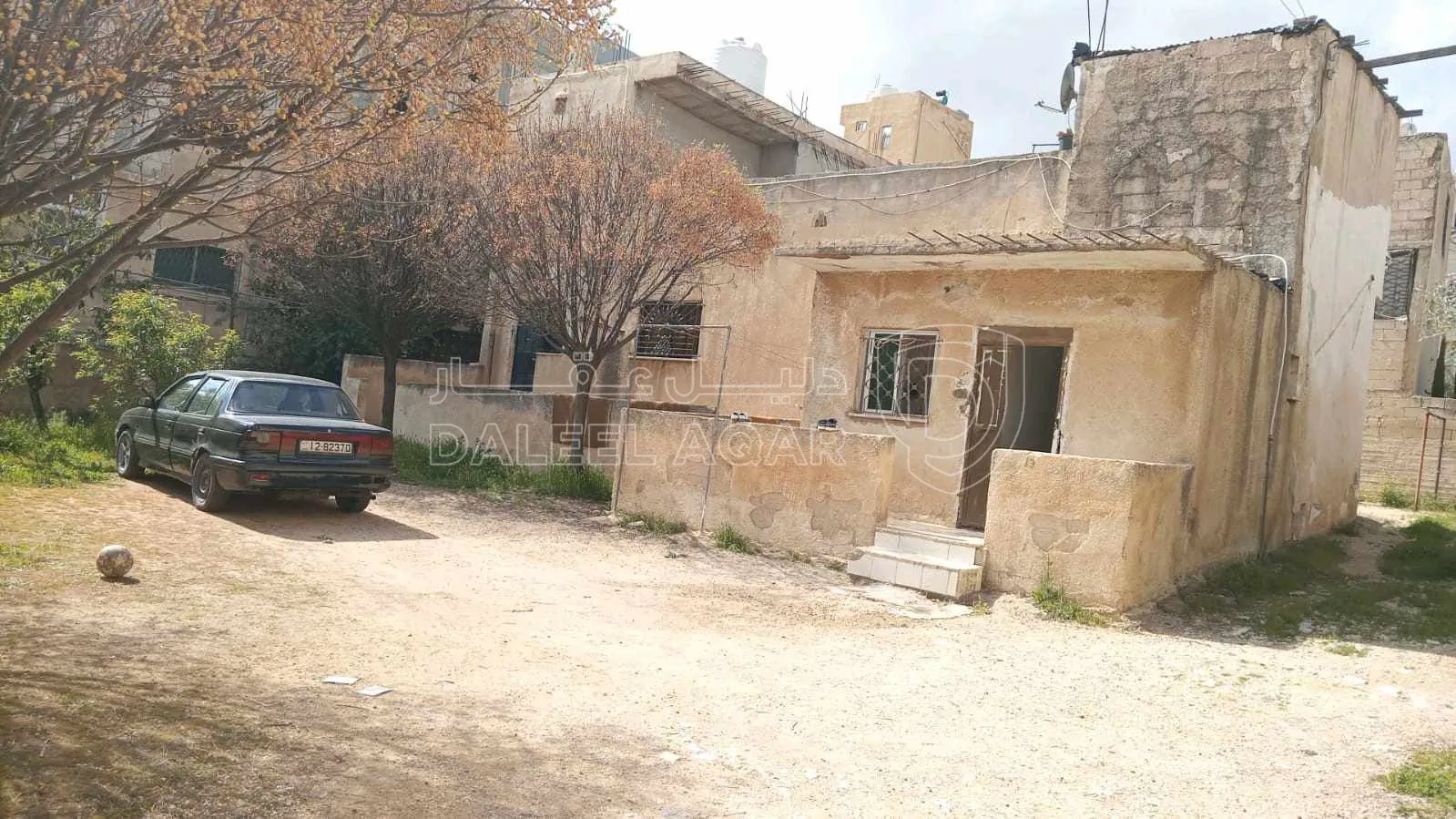 فيلا/منزل في صويلح حي الارسال بقرب من حديقة ام عمر وقصر الامير  - 120,000 دأ - صورة 1