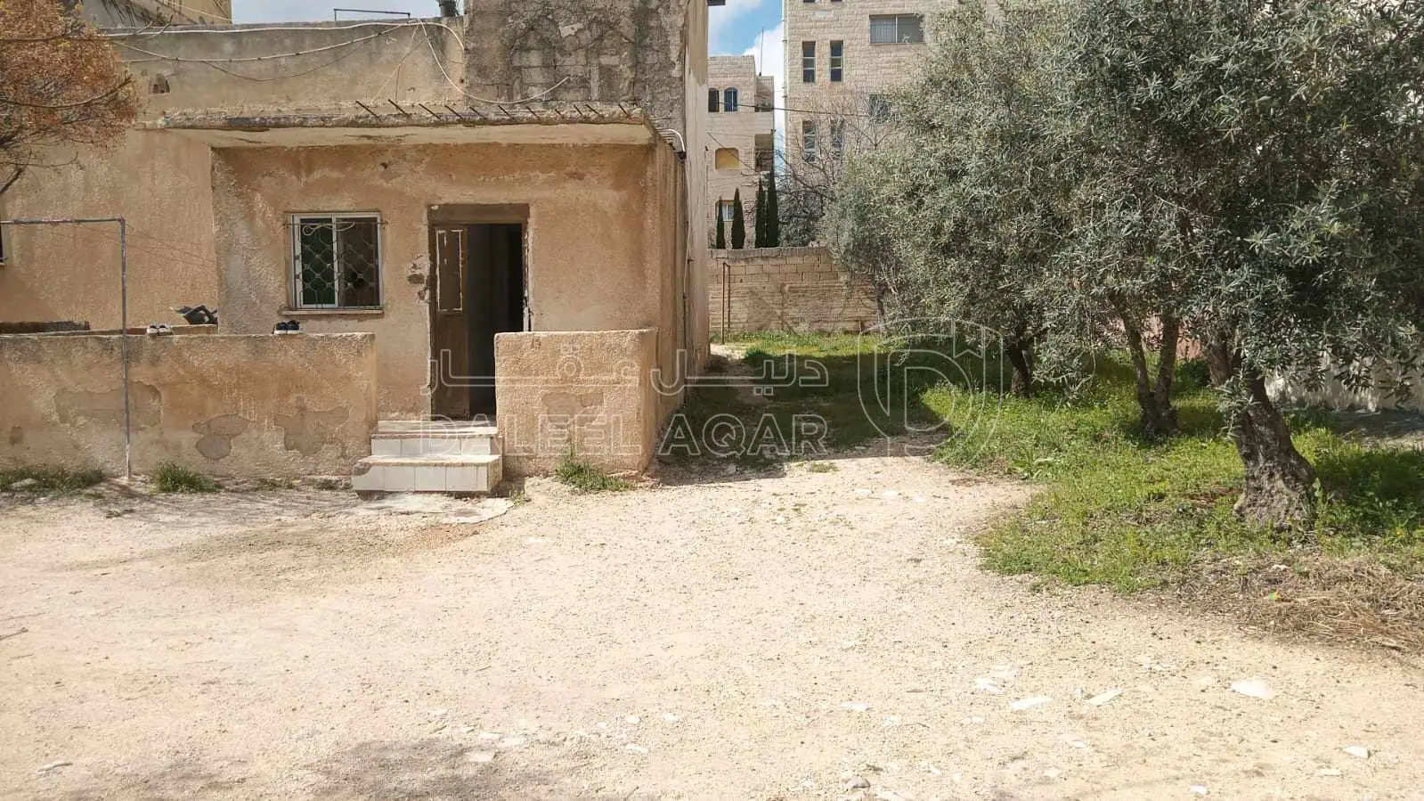 فيلا/منزل في صويلح حي الارسال بقرب من حديقة ام عمر وقصر الامير  - 120,000 دأ - صورة 1