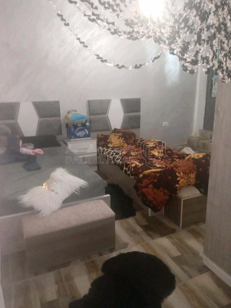 شقة في جبل الزهور دخله الحديقه المروريه  - 33,000 دأ - صورة 1