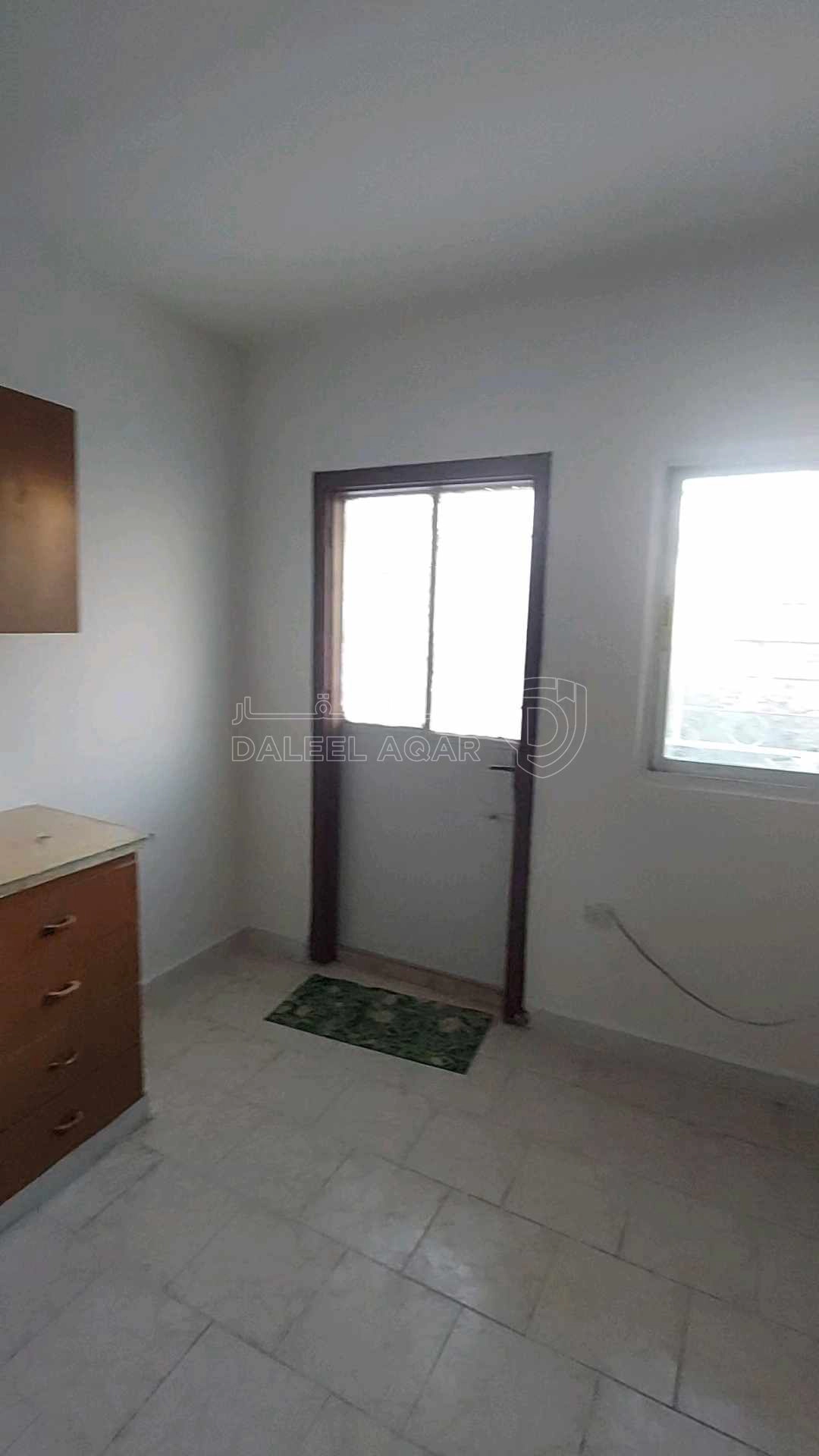 شقة في  الزرقاء الجديدة/إسكان المعلمين  - 23,000 دأ - صورة 1