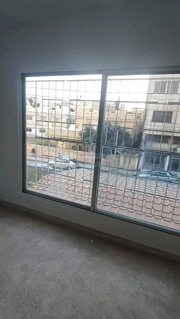 شقة في  الزرقاء الجديدة/إسكان المعلمين  - 23,000 دأ - صورة 1