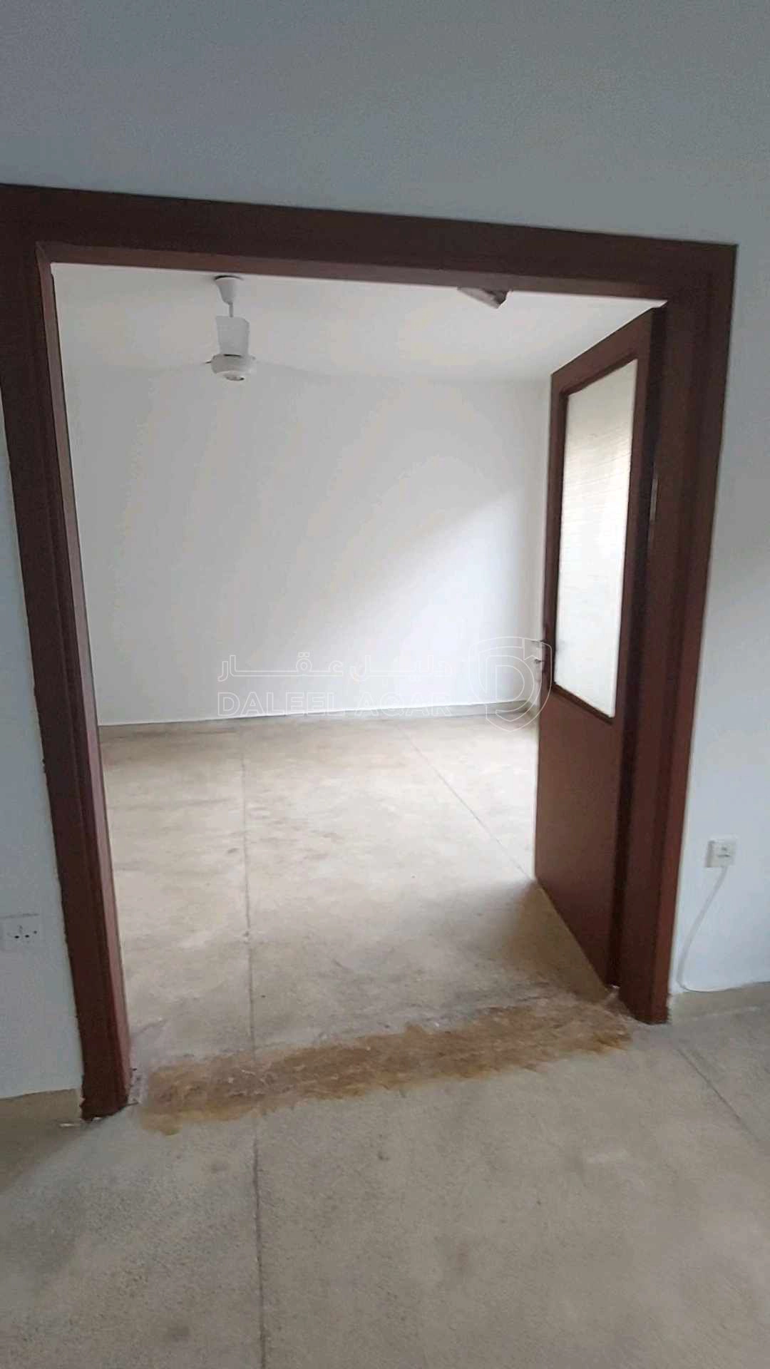 شقة في  الزرقاء الجديدة/إسكان المعلمين  - 23,000 دأ - صورة 1