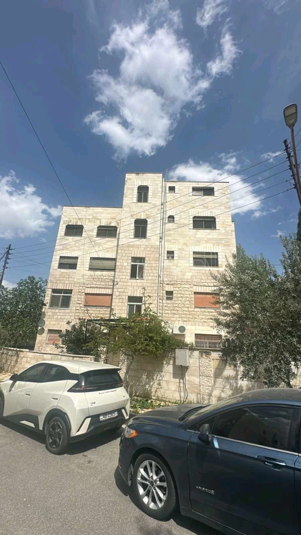 مبنى في عمان ، مرج الحمام ، إسكان الضباط  - 580,000 دأ - صورة 1