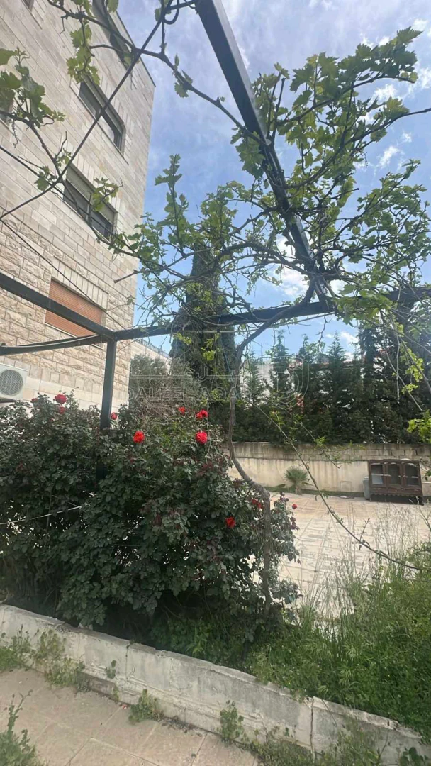 مبنى في عمان ، مرج الحمام ، إسكان الضباط  - 580,000 دأ - صورة 1