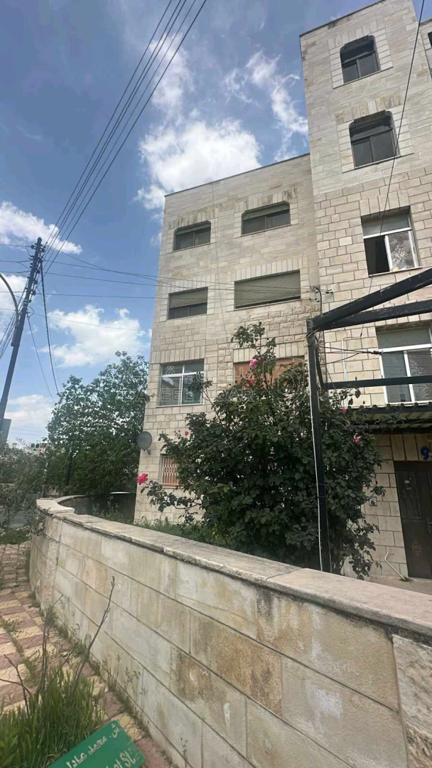 مبنى في عمان ، مرج الحمام ، إسكان الضباط  - 580,000 دأ - صورة 1