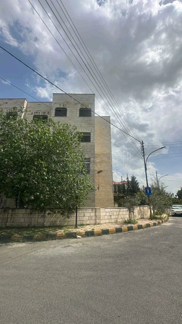 مبنى في عمان ، مرج الحمام ، إسكان الضباط  - 580,000 دأ - صورة 1