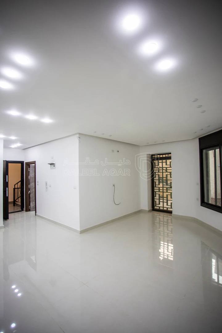 شقة في ابو علندا ضاحيه الفاروق - 54,000 دأ - صورة 1