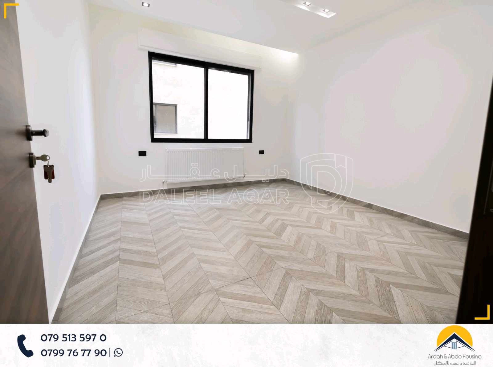 شقة في شقة شبه ارضي مساحة 177م مع ترس 50م  - 100,000 دأ - صورة 1