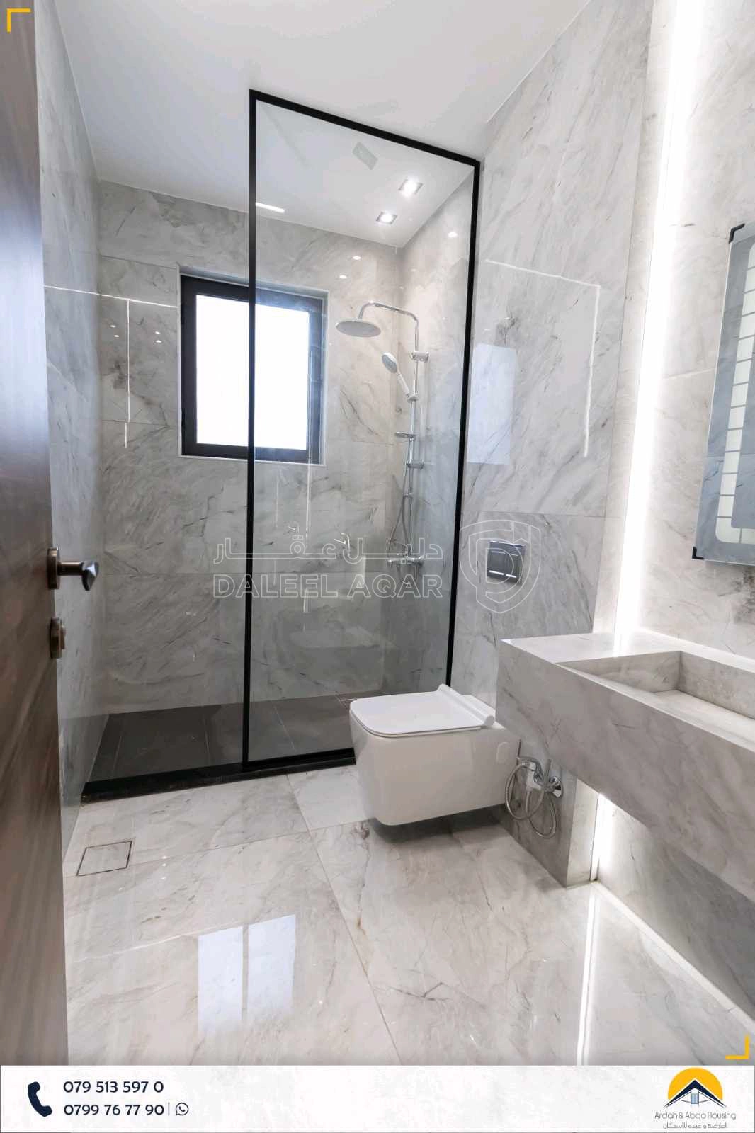 شقة في شقة شبه ارضي مساحة 177م مع ترس 50م  - 100,000 دأ - صورة 1