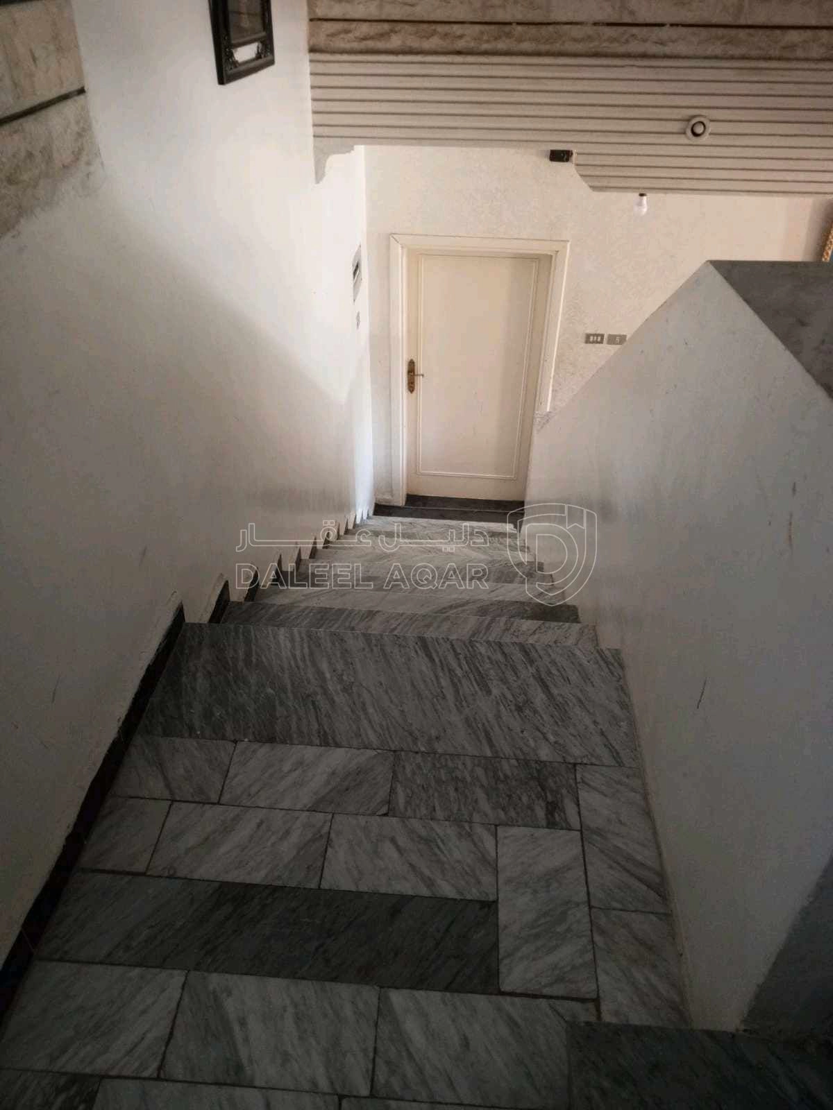 فيلا/منزل في الذهيبية بجانب مسجد حمزة بن عبدالمطلب  - 135,000 دأ - صورة 1