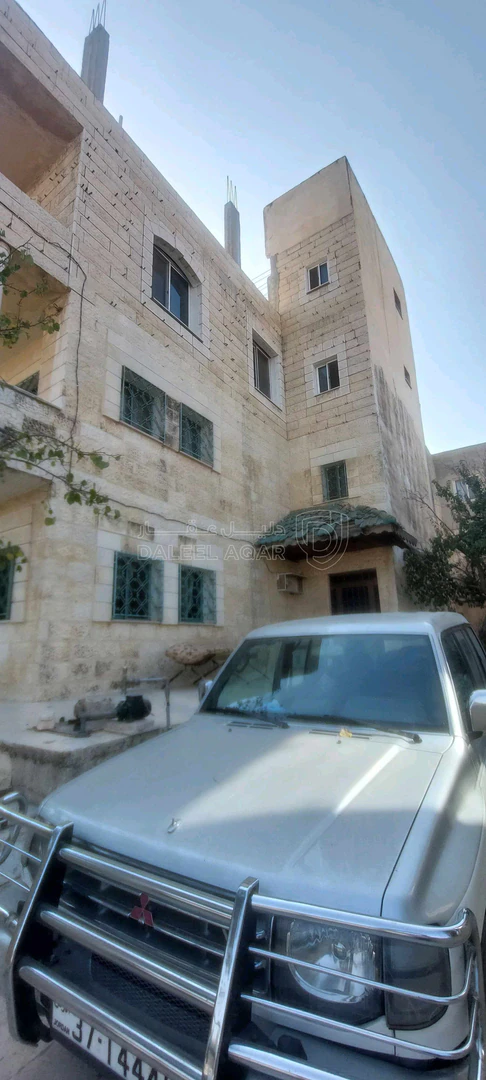 فيلا/منزل في الذهيبية بجانب مسجد حمزة بن عبدالمطلب  - 135,000 دأ - صورة 1