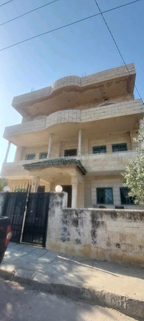 فيلا/منزل في الذهيبية بجانب مسجد حمزة بن عبدالمطلب  - 135,000 دأ - صورة 1