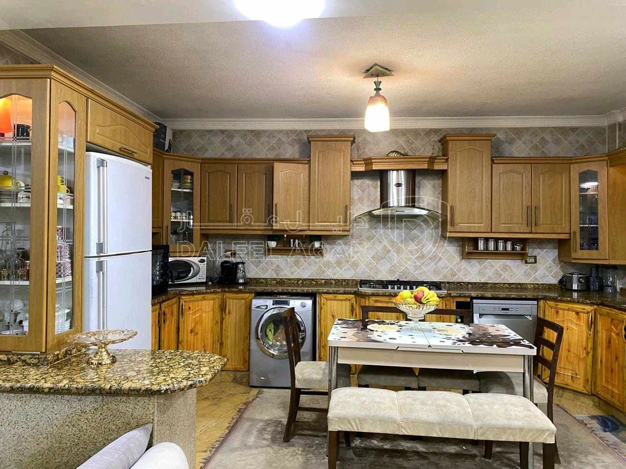 فيلا/منزل في الزرقاء جريبا مسجد ابو بكر الصديق - 130,000 دأ - صورة 1