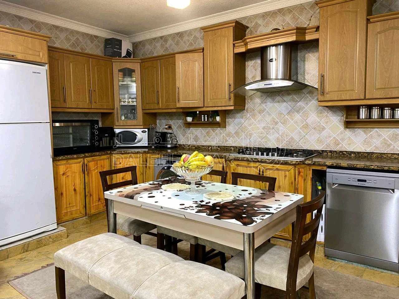 فيلا/منزل في الزرقاء جريبا مسجد ابو بكر الصديق - 130,000 دأ - صورة 1