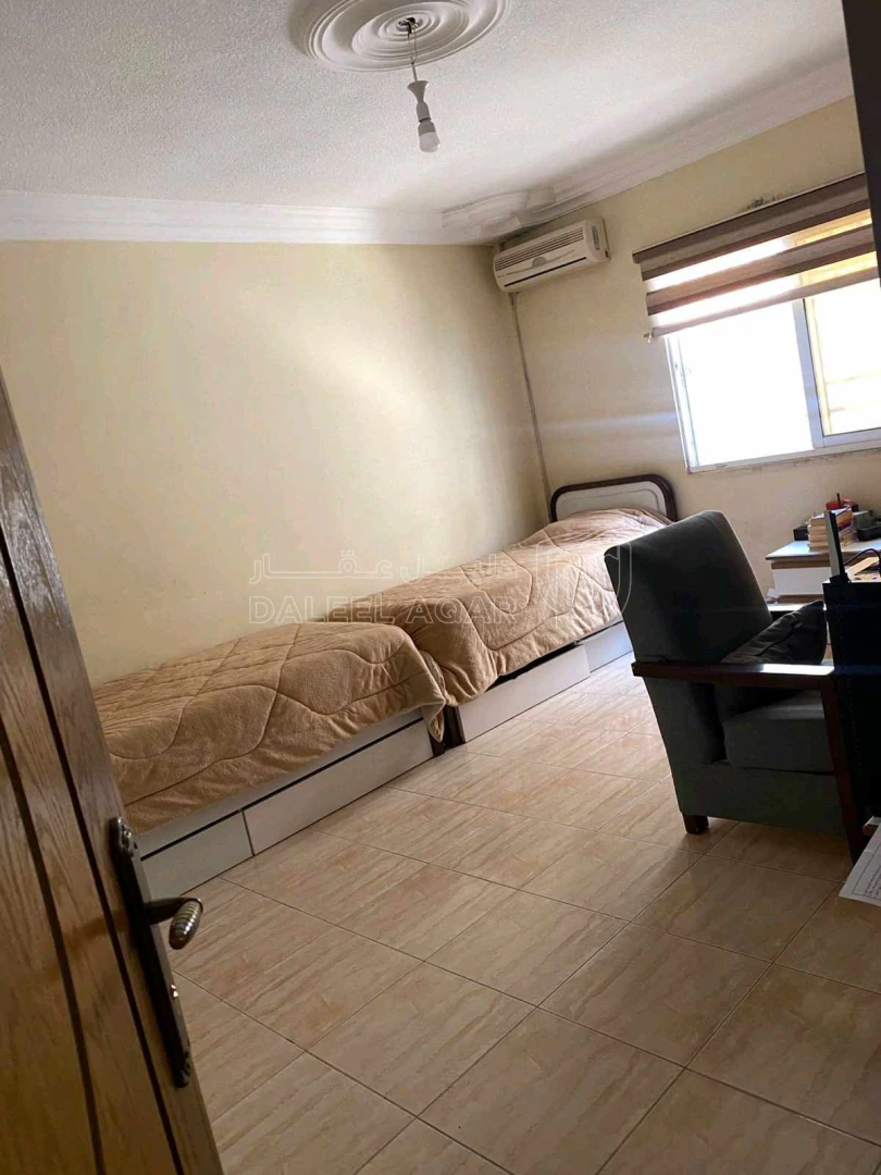 فيلا/منزل في الزرقاء جريبا مسجد ابو بكر الصديق - 130,000 دأ - صورة 1