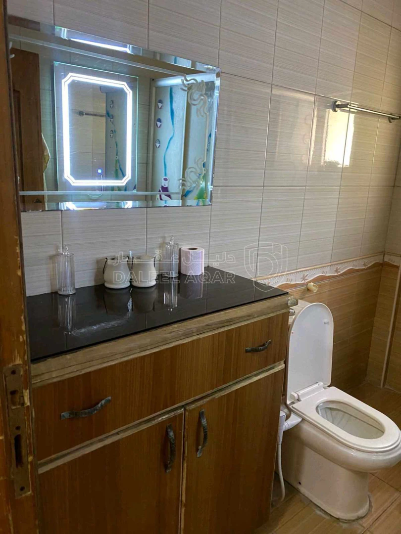 فيلا/منزل في الزرقاء جريبا مسجد ابو بكر الصديق - 130,000 دأ - صورة 1