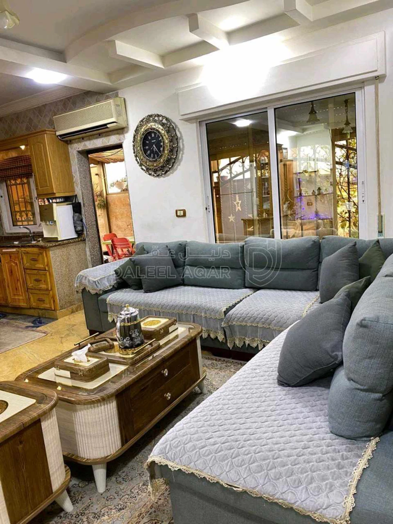 فيلا/منزل في الزرقاء جريبا مسجد ابو بكر الصديق - 130,000 دأ - صورة 1