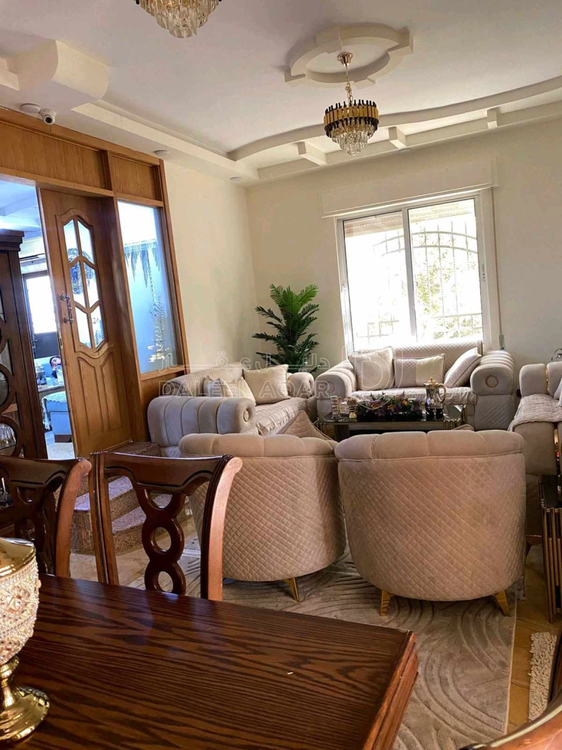 فيلا/منزل في الزرقاء جريبا مسجد ابو بكر الصديق - 130,000 دأ - صورة 1