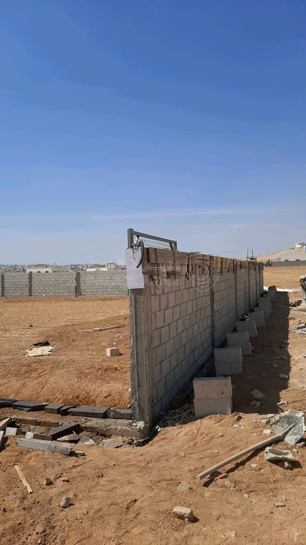 أرض في عمان سحاب الحي الشرقي - 24,000 دأ - صورة 1