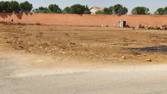 أرض في قطعة أرض سكنية منطقة فلل حديثة للبيع - 250,000 دأ - صورة 1