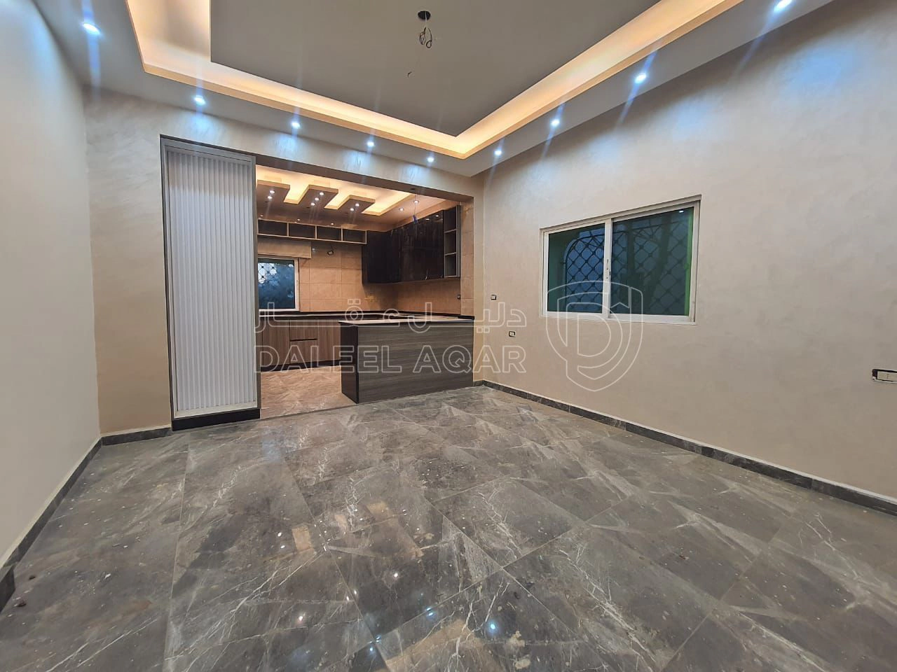 فيلا/منزل في عمارة للبيع بناء خاص تصلح للاستثمار والسكن العائلي - 340,000 دأ - صورة 1