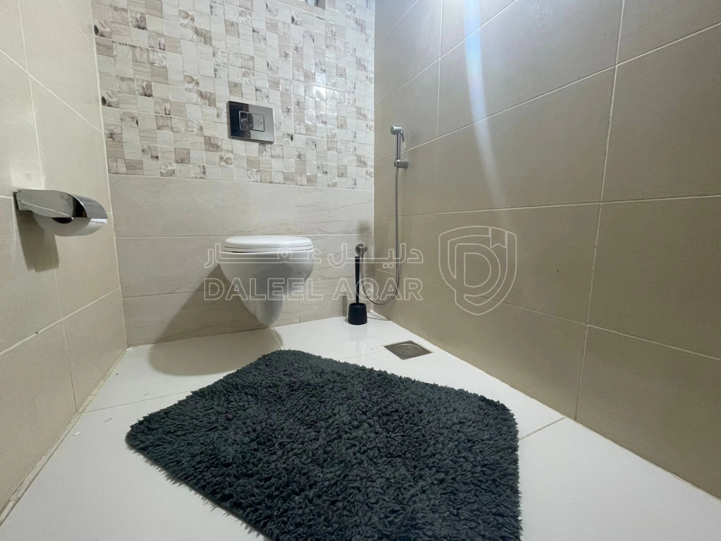 فيلا/منزل في عمارة للبيع بناء خاص تصلح للاستثمار والسكن العائلي - 340,000 دأ - صورة 1