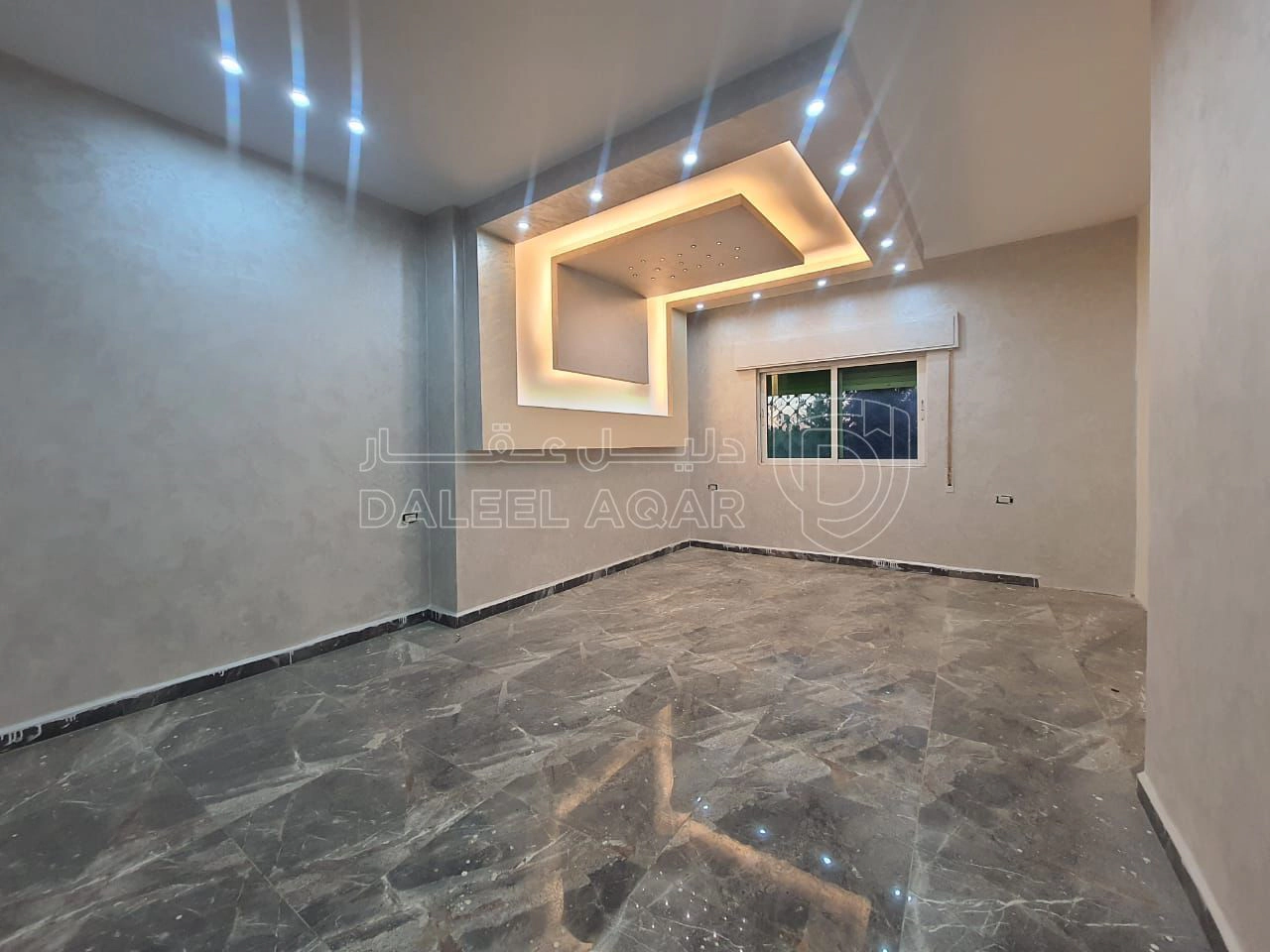 فيلا/منزل في عمارة للبيع بناء خاص تصلح للاستثمار والسكن العائلي - 340,000 دأ - صورة 1