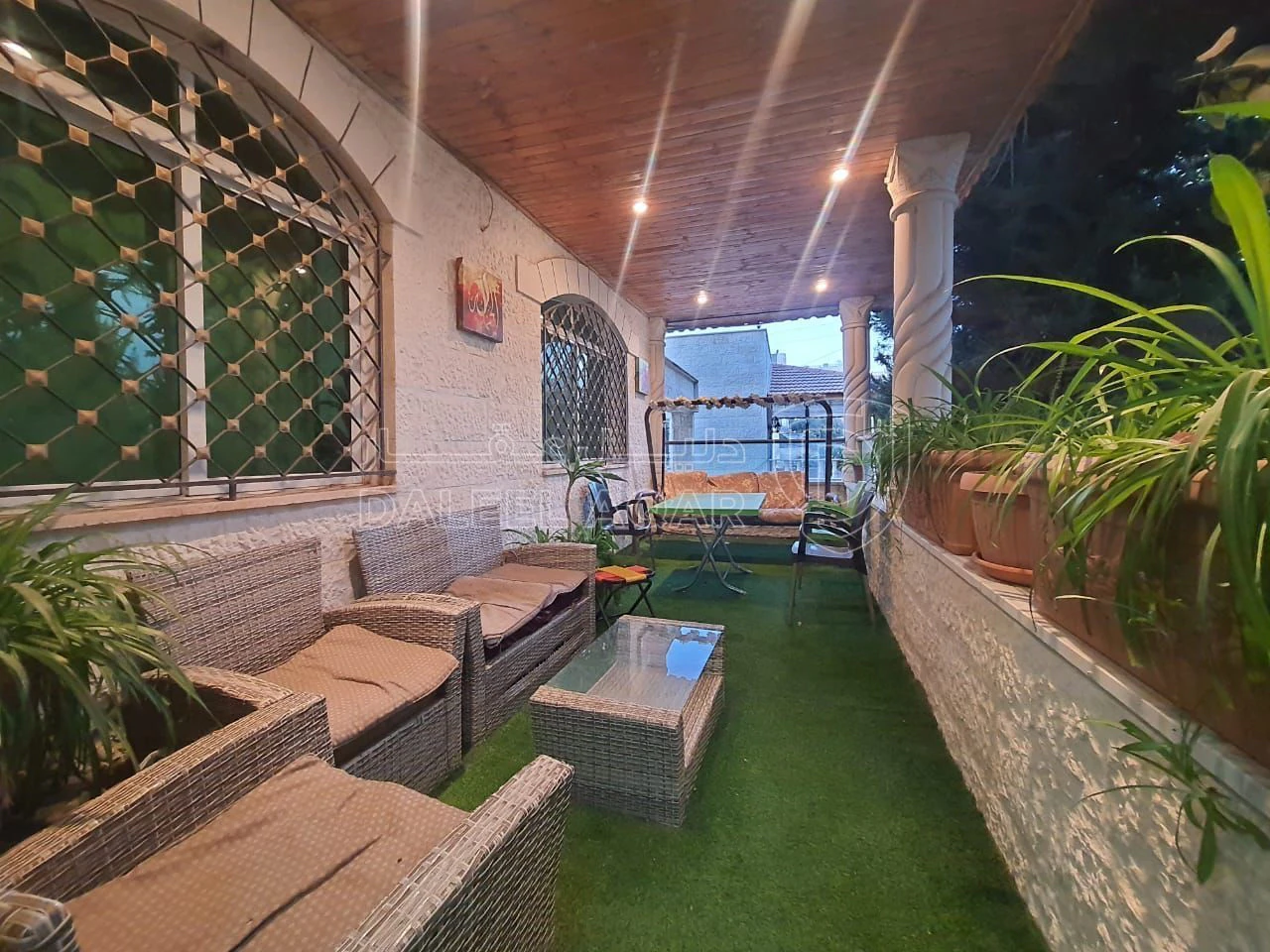 فيلا/منزل في عمارة للبيع بناء خاص تصلح للاستثمار والسكن العائلي - 340,000 دأ - صورة 1