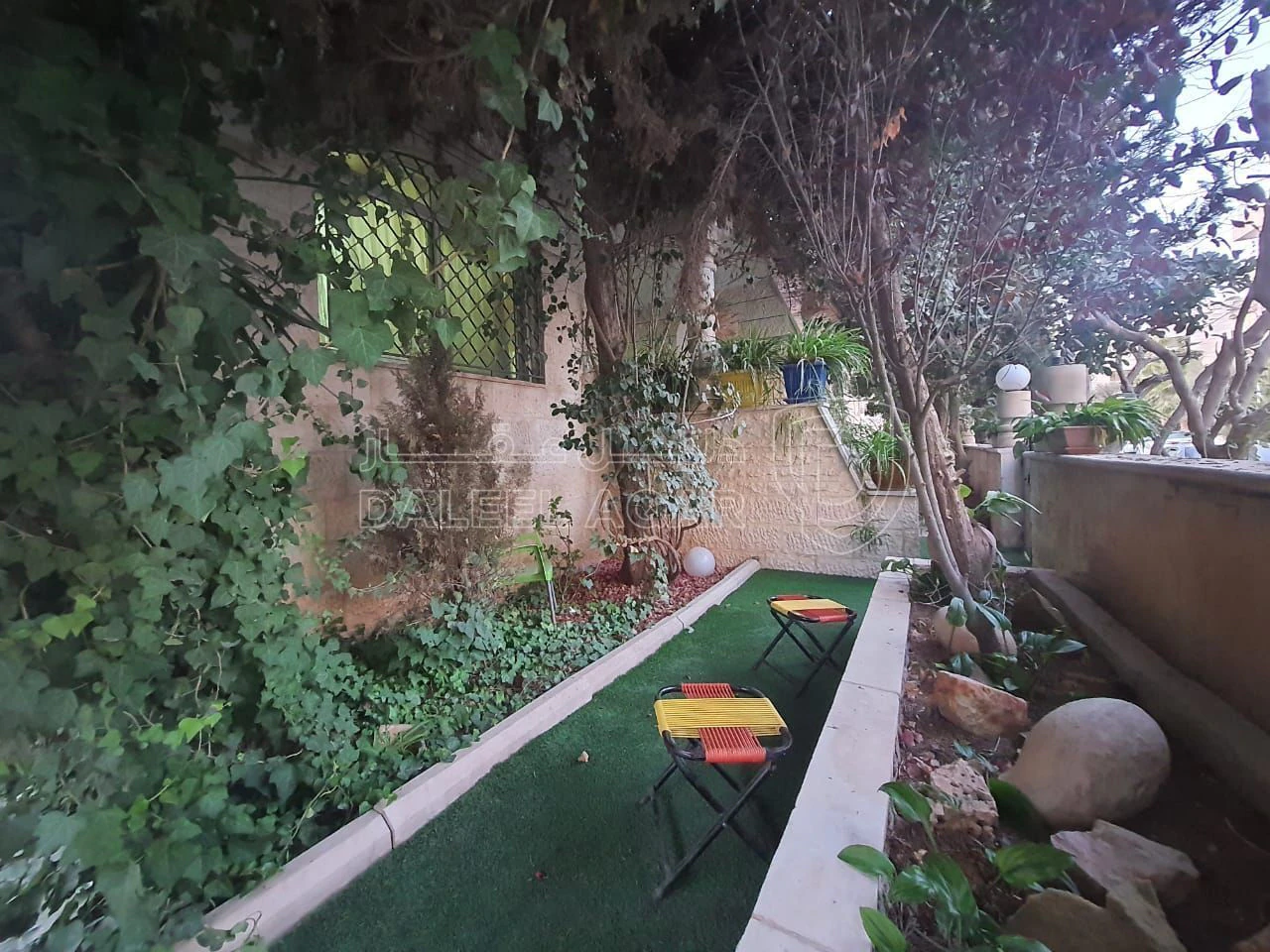 فيلا/منزل في عمارة للبيع بناء خاص تصلح للاستثمار والسكن العائلي - 340,000 دأ - صورة 1