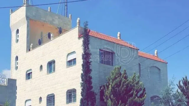 فيلا/منزل - عمارة للبيع بناء خاص تصلح للاستثمار والسكن العائلي - 340000 دأ