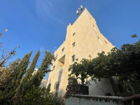 فيلا/منزل في عمارة للبيع بناء خاص تصلح للاستثمار والسكن العائلي - 340,000 دأ - صورة NaN