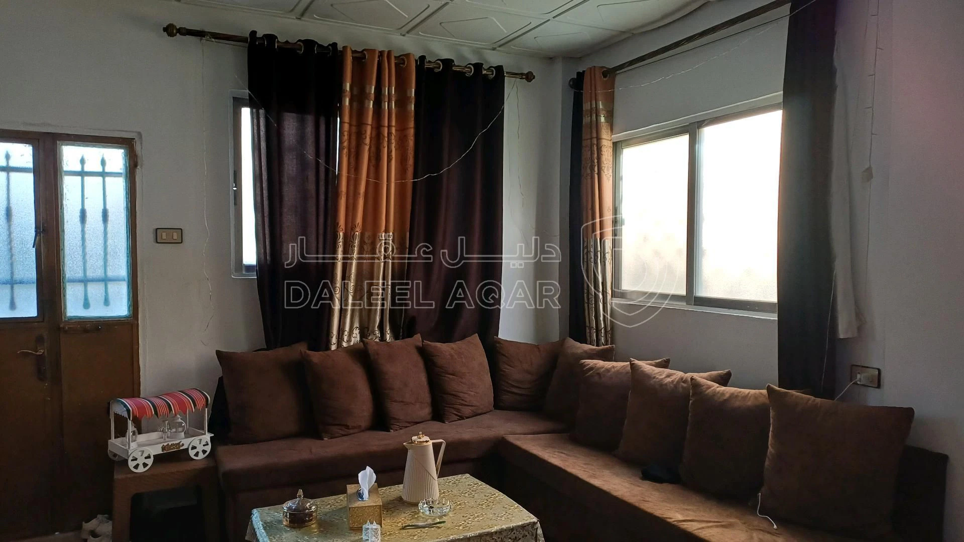 شقة في الزرقاء -شقتين متلاصقات - 20,000 دأ - صورة 1