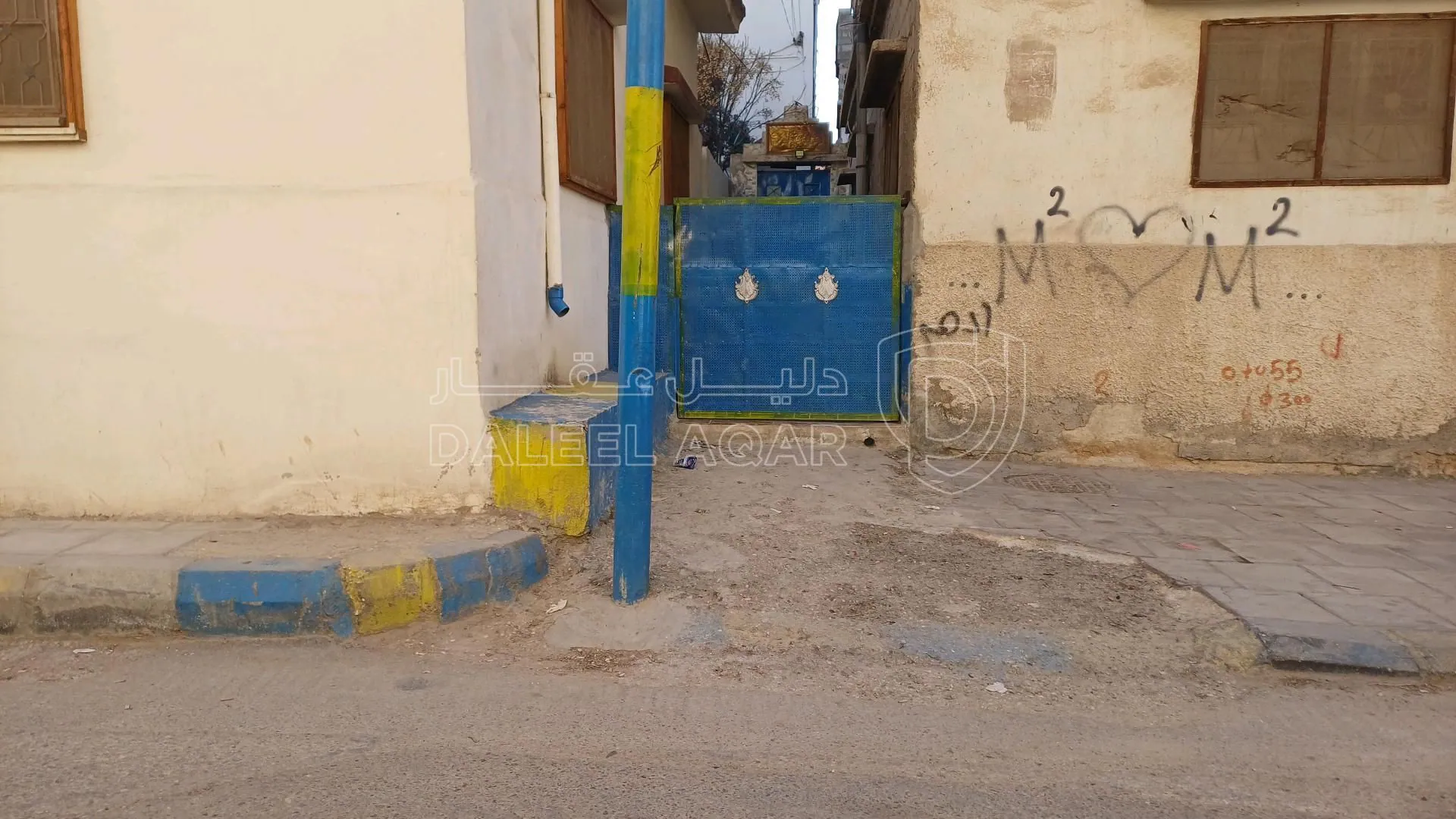 شقة في الزرقاء -شقتين متلاصقات - 20,000 دأ - صورة 1