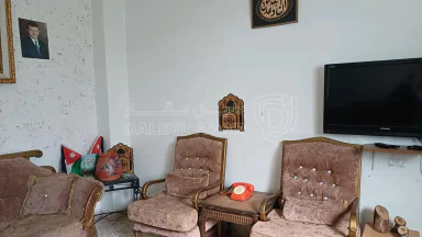شقة في الزرقاء -شقتين متلاصقات - 20,000 دأ - صورة NaN