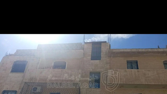 شقة في جبل الزهور قرب مسجد الرضوان والحديقة المرورية  - 32,000 دأ - صورة NaN