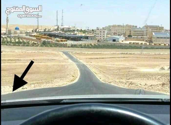 أرض في قطعة مميزة على شارع ال30 المعبد من المالك مباشرة  - 35,000 دأ - صورة 1