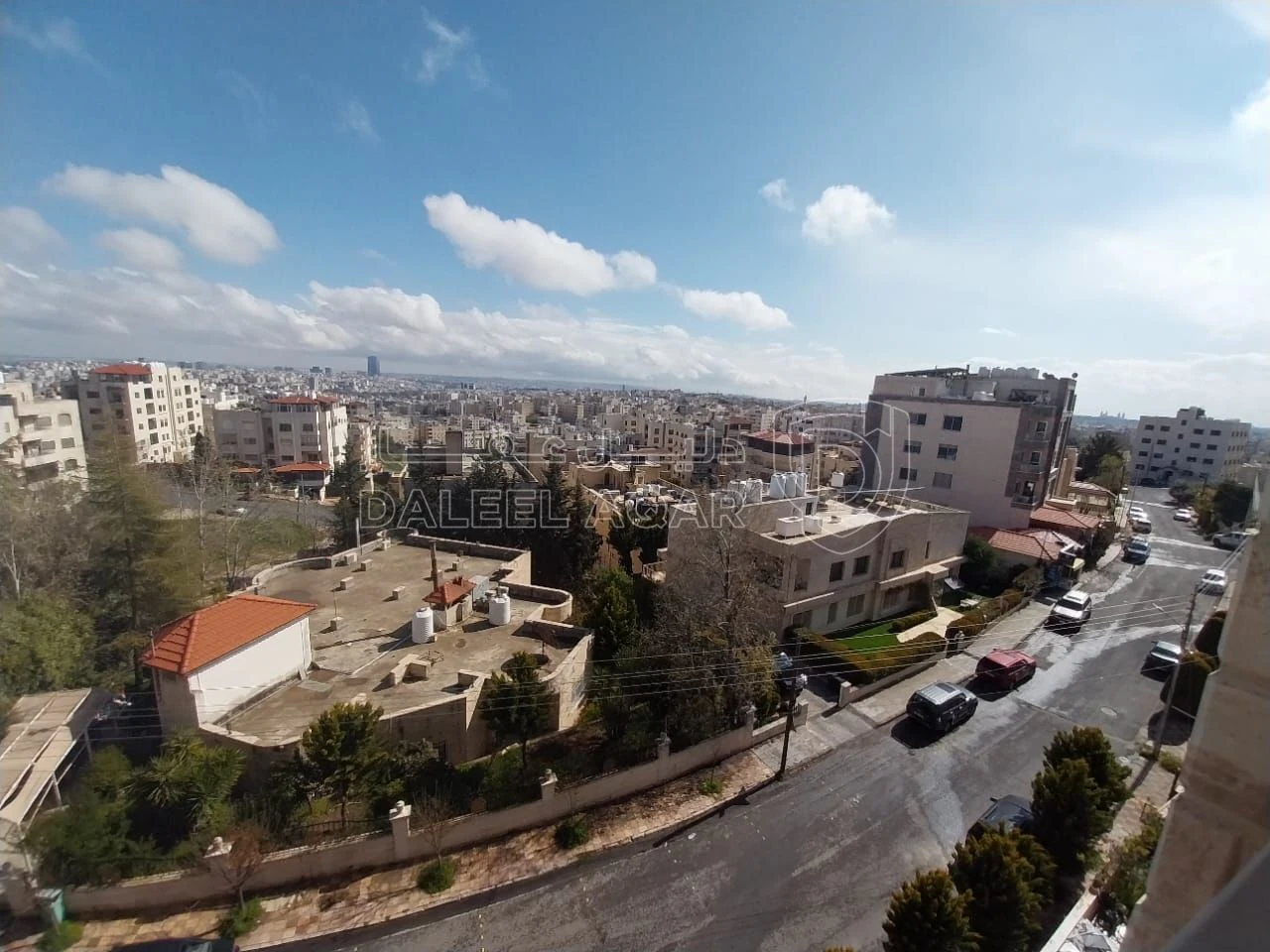 شقة في عمان - تلاع العلي - شارع الجرف - 90,000 دأ - صورة 1
