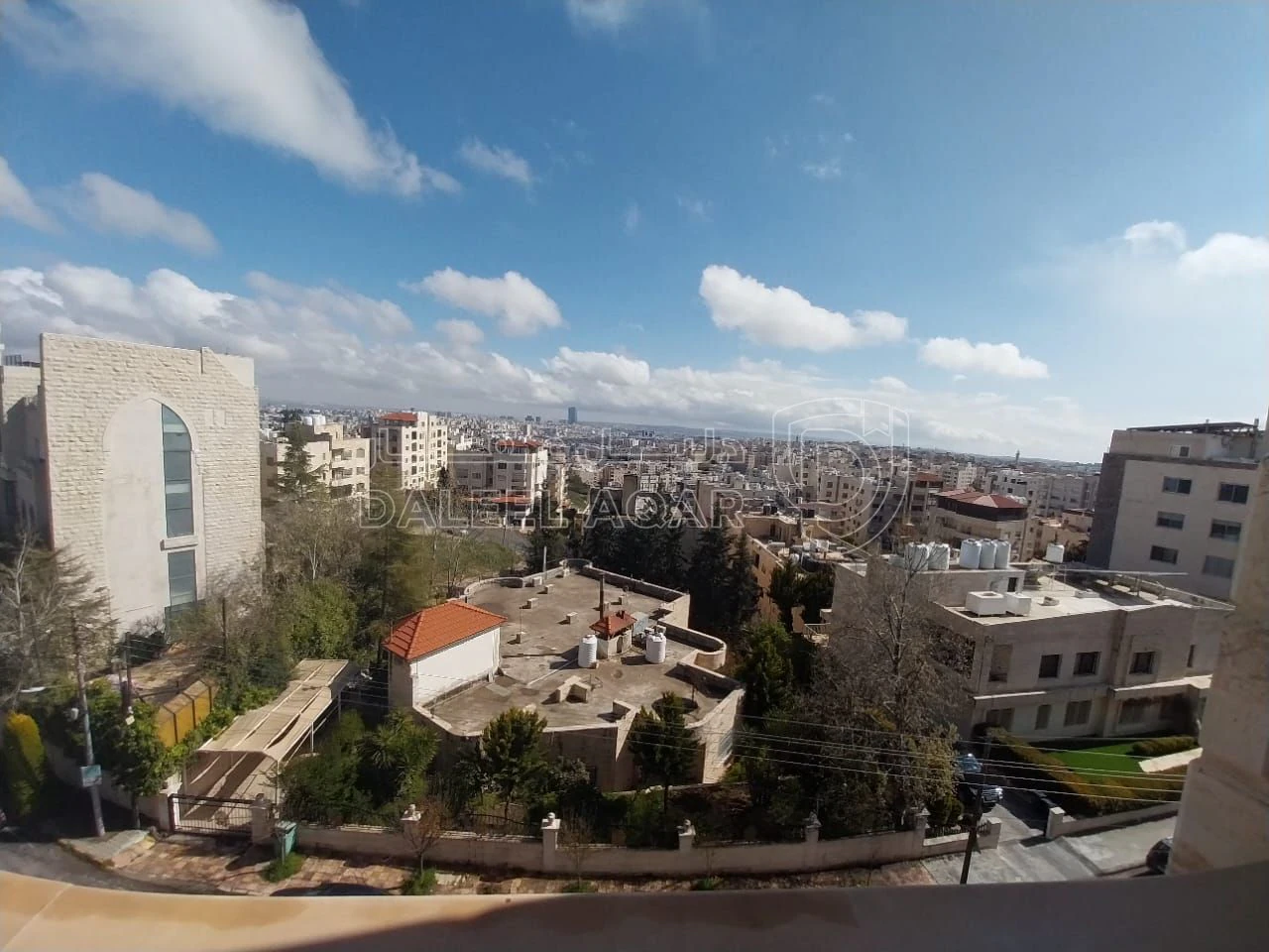 شقة في عمان - تلاع العلي - شارع الجرف - 90,000 دأ - صورة 1