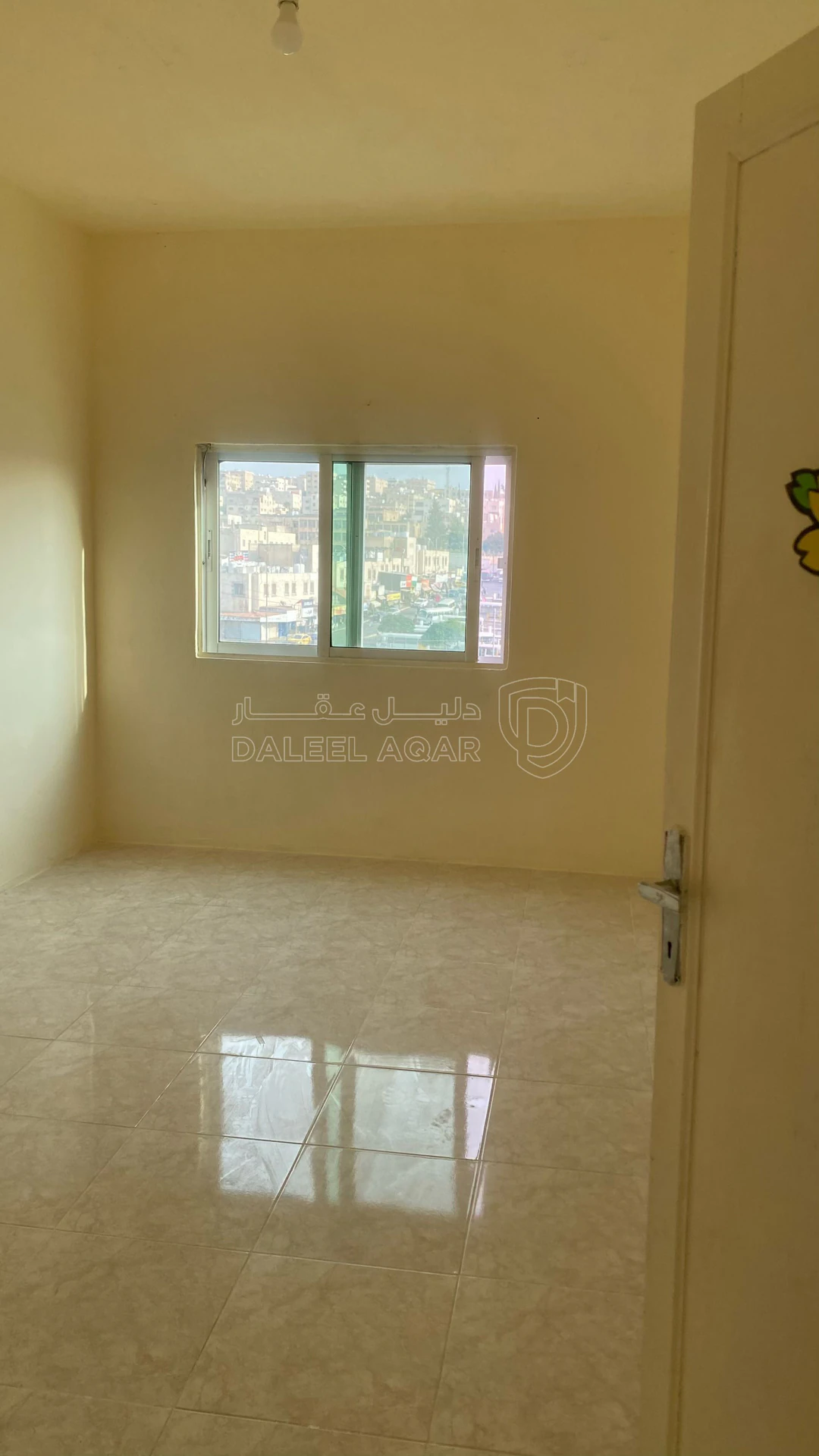 شقة في اربد حي المنارة - 19,000 دأ - صورة 3