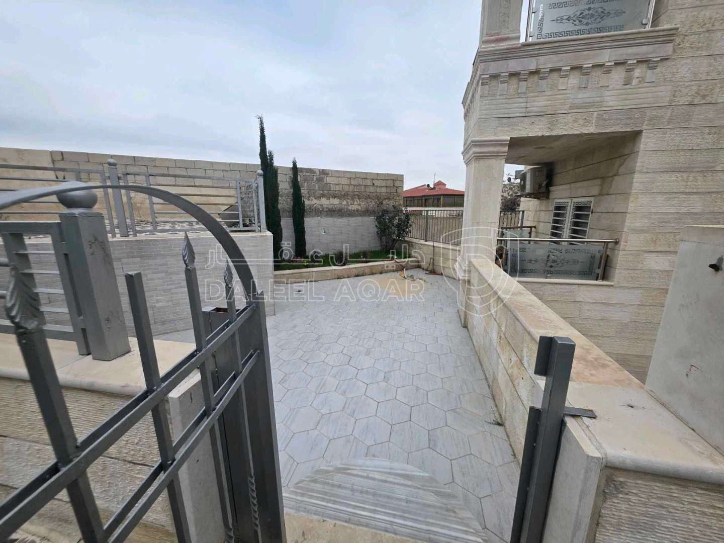 شقة في عمان - الرابية - 235,000 دأ - صورة 1