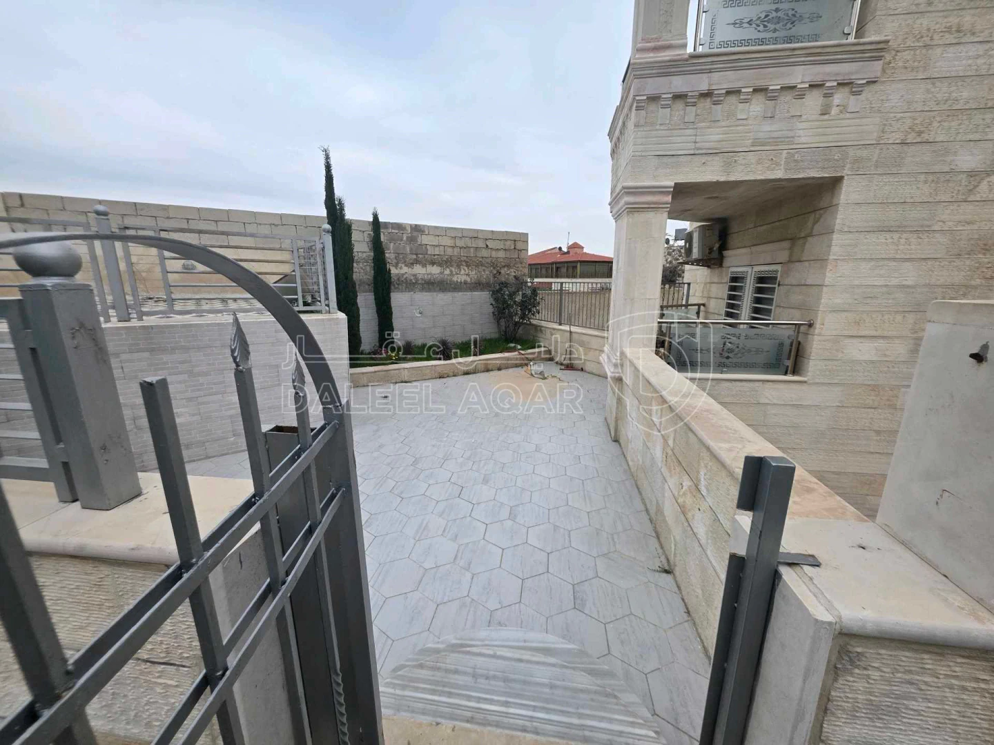 شقة في عمان - الرابية - 235,000 دأ - صورة 1