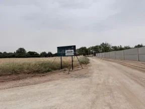 أرض في عمان منجا طريق مادبا الشرقي بجانب King's Acadmey - 97,000 دأ - صورة NaN