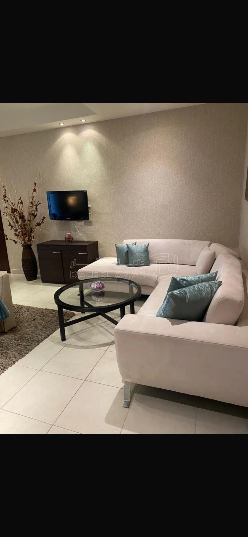 شقة في دير غبار شارع القبيلة - 165,000 دأ - صورة 1