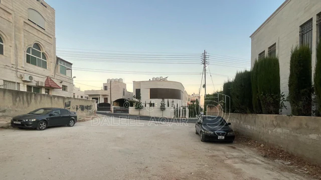 أرض - البنيات بالقرب من طريق المطار وشارع الحريه  - 90000 دأ