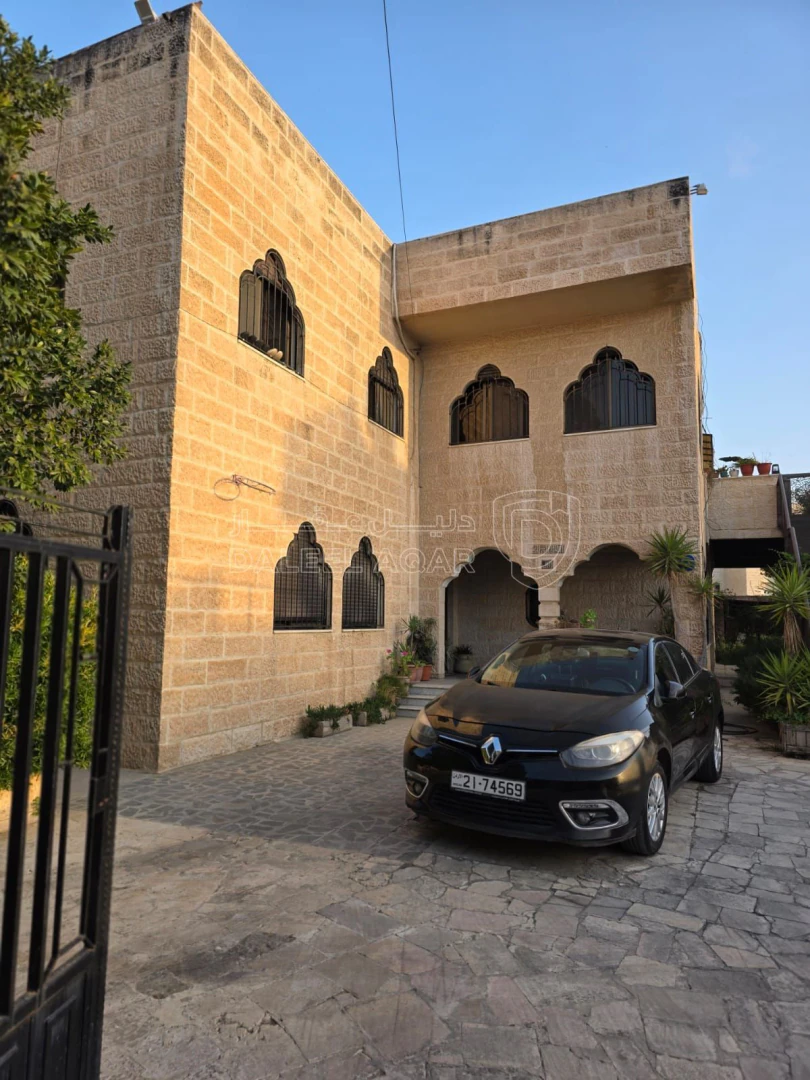 فيلا/منزل في طبربور، شارع دير عمار - 425,000 دأ - صورة 1