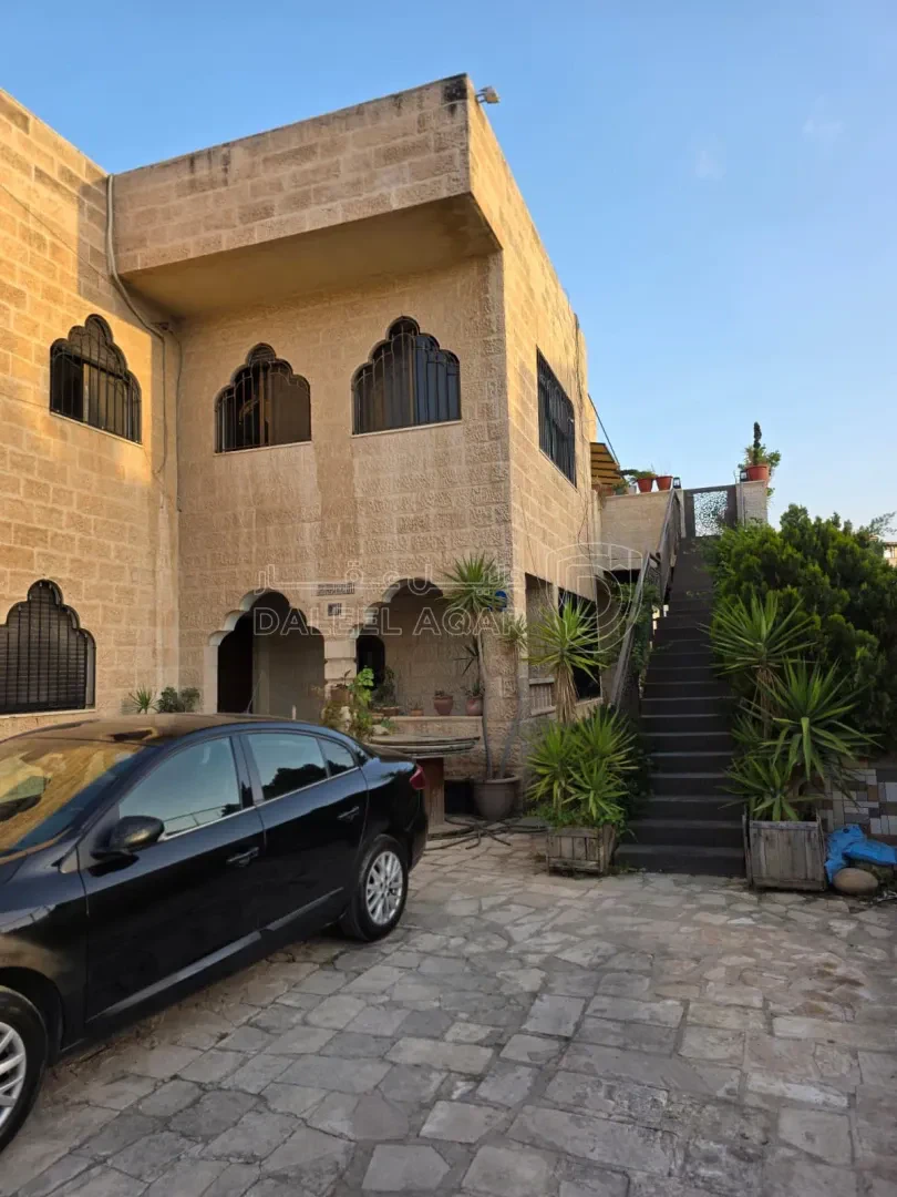 فيلا/منزل في طبربور، شارع دير عمار - 425,000 دأ - صورة 1