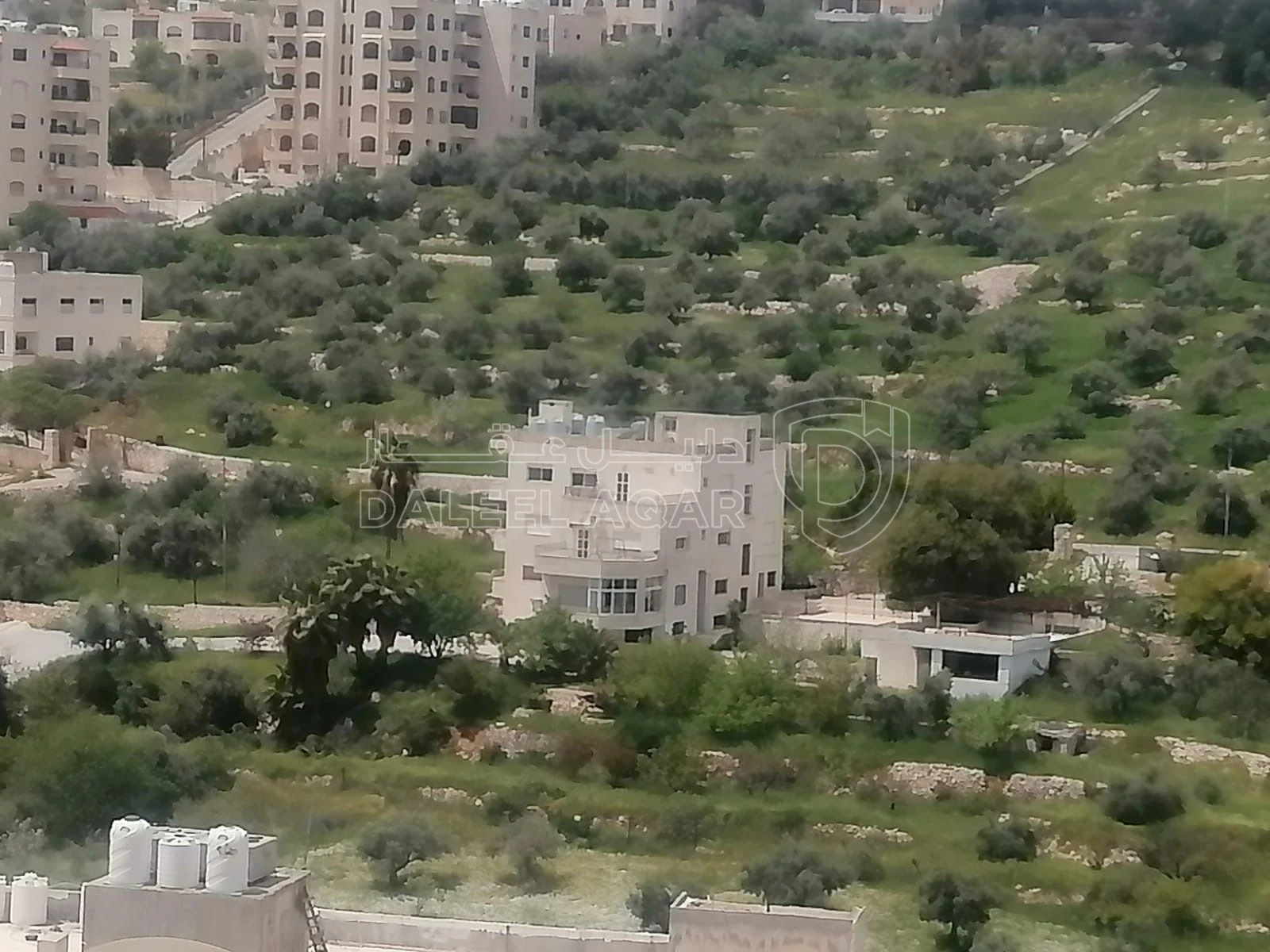 فيلا/منزل في السلط - 850,000 دأ - صورة 1
